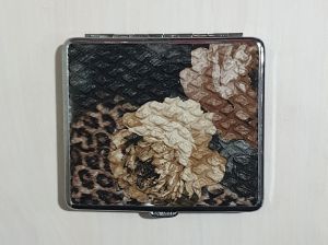 Табакера с 3D цветя