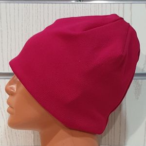 Зимна шапка в цвят циклама